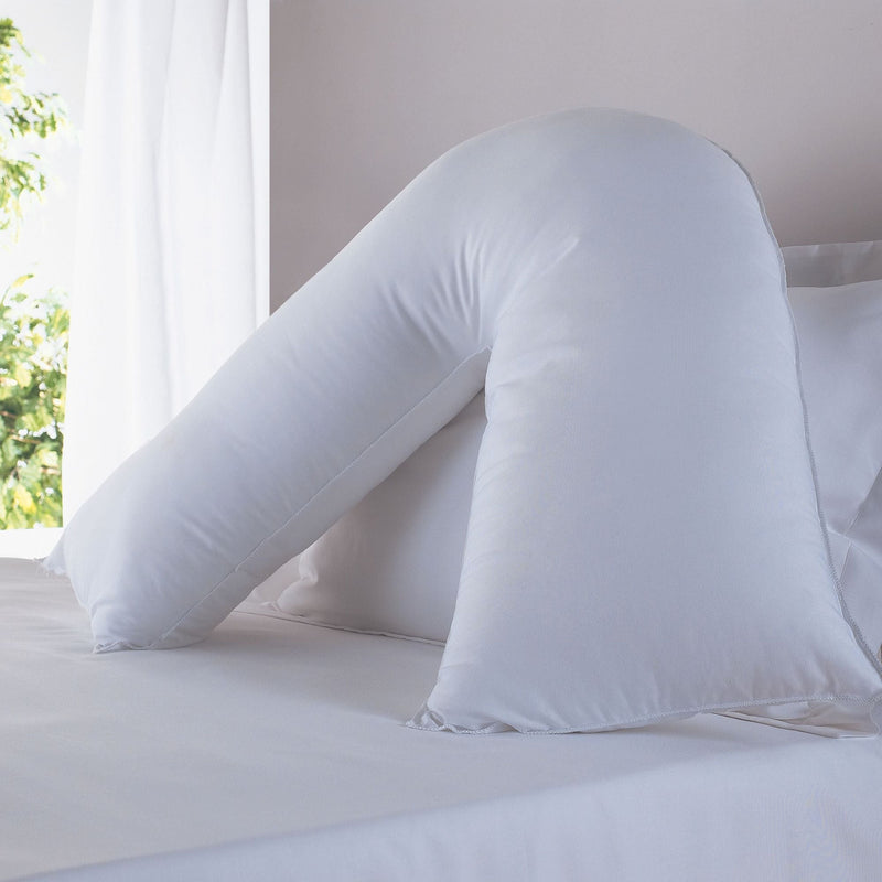 V SHAPED MEDIUM PILLOW WITH WHITE PILLOWCASE