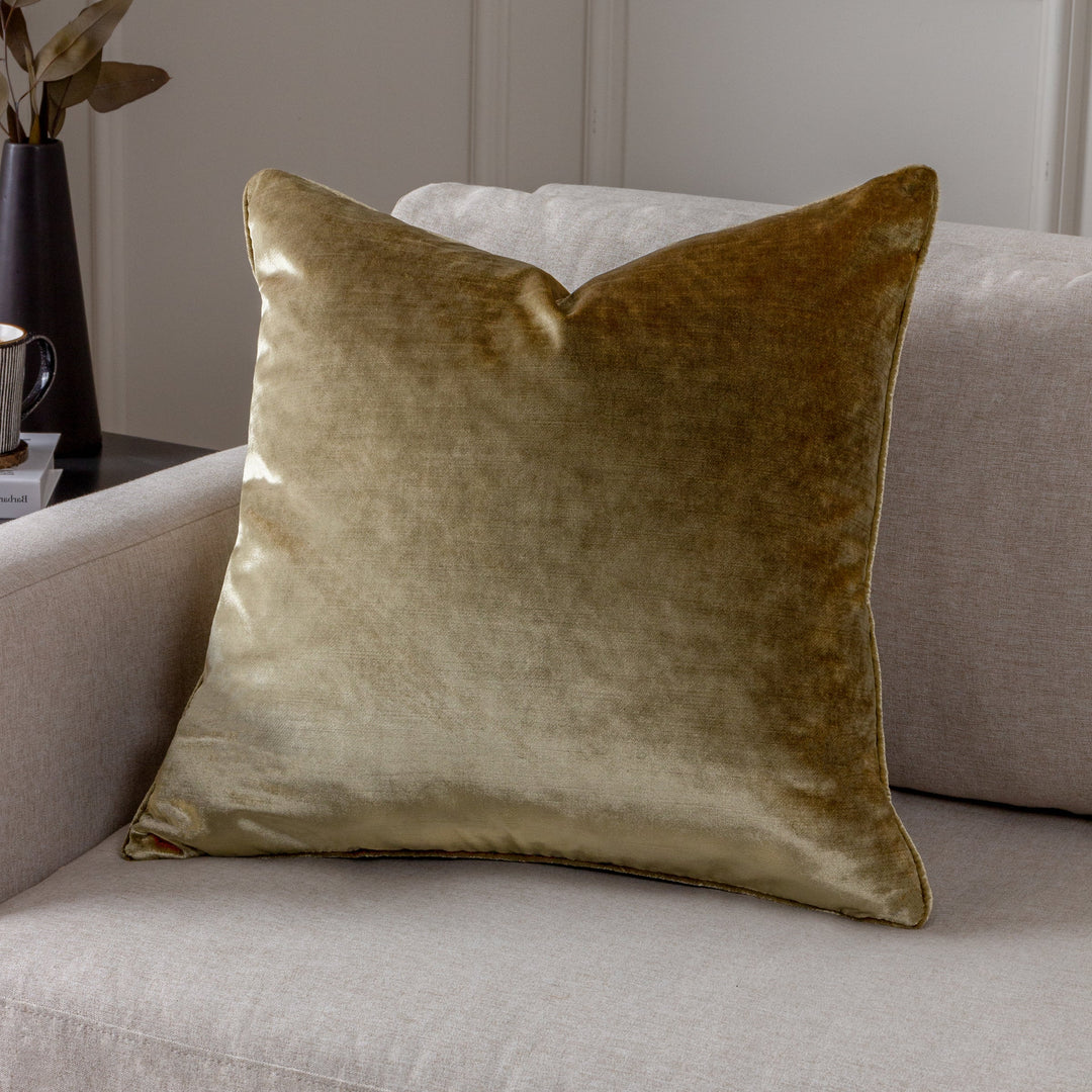 PAOLETTI LUXE VELVET PIPED CUSHION