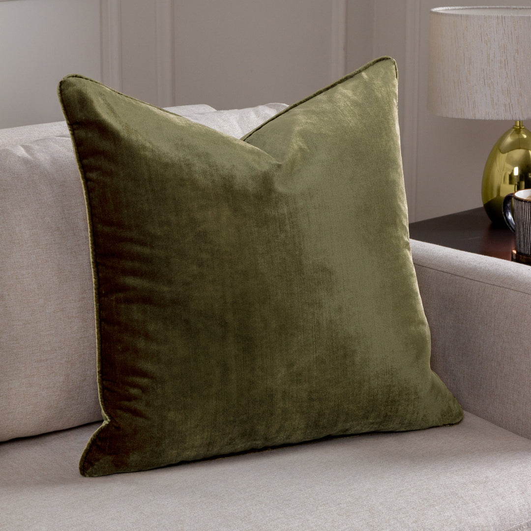 PAOLETTI LUXE VELVET PIPED CUSHION