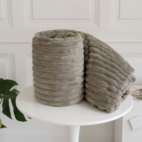RIBBED FLEECE PLUSH THROW