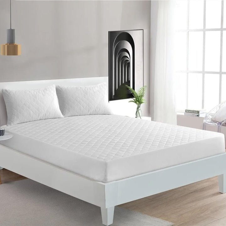 COTTON BLEND QUILTED MATTRESS PROTECTOR